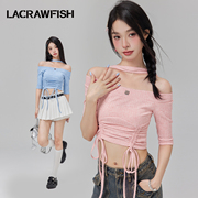 LA CRAWFISH多巴胺甜美风一字肩挂脖抽绳收腰纯欲辣妹T恤短上衣女