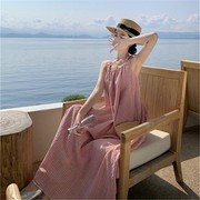 粉色彩格子挂脖连衣裙女夏季小个子纯欲风性感，露背度假风吊带裙子