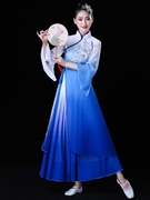 古典舞演出服女飘逸中国风现代长裙民族舞蹈落花伴舞伞扇子舞服装