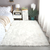 简约白色长毛绒地毯卧室床边厚坐垫拍摄道具仿羊毛，橱窗装饰毛绒毯(毛绒毯)