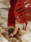 红色结婚鞋子新娘鞋女秀禾服婚鞋中式粗跟不累脚小众高级感订婚鞋