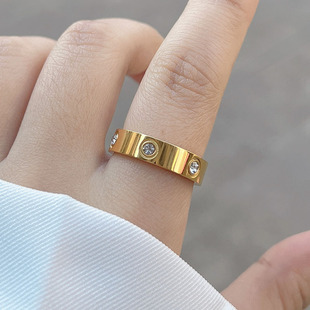 轻奢小众设计高级感钛钢满钻戒指女时尚个性食指戒不掉色情侣指环