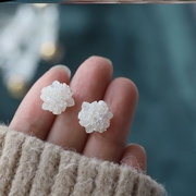 雪花耳钉法式白色玫瑰花女，夏小众(夏小众)设计感高级花朵耳环2023年潮