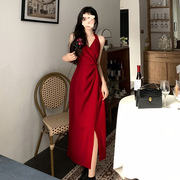 连衣裙红色吊带开叉长裙大码女装，新中式挂脖胖开衫蕾丝两件套。