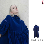 shiitake诗塔克设计师品牌，蓝色金丝绒泡泡袖连衣裙