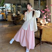 浅粉色半身裙春秋日系甜美中长款大摆裙，设计感小众宽松遮肉a字裙