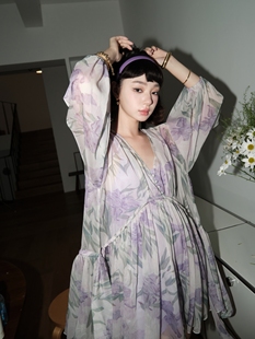 bettychow娃娃款紫色鸢尾花，水彩画连衣裙夏季气，质轻国风个性中裙