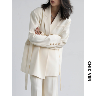 chicven「性别流动」设计感小众宽肩飘带，中长垂感西装外套女西服