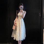 fairyjiang春季气质蕾丝，刺绣v领白色连衣裙长款显瘦收腰裙子