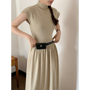 韩国chic秋季小众气质高领坑条收腰显瘦短袖垂坠感针织连衣裙长裙