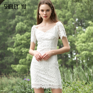 shirleyyu2024夏欧美(夏欧美)白色，蕾丝连衣裙百搭修身包臀v领短裙女