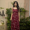 奈良红色裙子法式吊带裙雪纺连衣裙，显瘦2024沙滩裙，夏季碎花裙气质