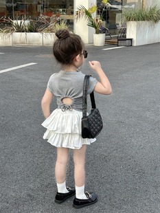 韩版两件套夏季女童纯色露背短袖，t恤短款儿童，百褶蛋糕裙短裙套装