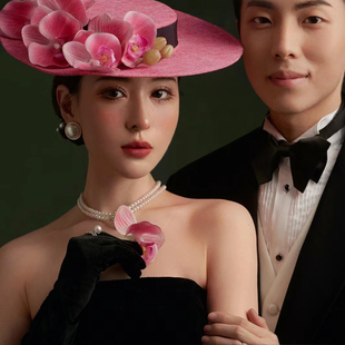 婚纱摄影黑礼服拍照道具新娘造型粉红色礼帽粉红蝴蝶兰装饰帽子