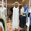 东大门女装2024夏款韩版白色吊带裙，甜美蕾丝拼接连衣裙设计感长裙