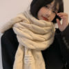 白色奶呼呼围巾女冬季韩版高级感麻花针织，粗毛线长款围脖保暖加厚