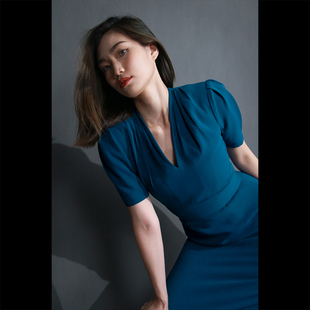 BRAND BY MEI精致掐褶设计感职场通勤修身铅笔连衣裙皇室蓝粉色