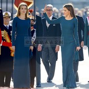 高端私人定制西班牙王妃同款蓝色长袖圆领修身连衣裙礼服裙长款秋