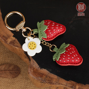 羊皮小草莓墨染原创设计纯手工头层牛皮红草莓包挂钥匙扣挂饰粉色