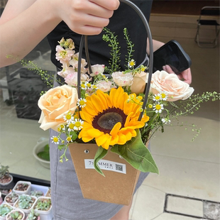 清明节纸质手提花篮牛皮纸手提袋，鲜花盒包装花束，花艺插花材料手提