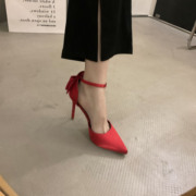 红色凉鞋女2022年春夏季尖头小众设计感法式小高跟结婚鞋细跟