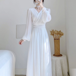 法式优雅白色连衣裙女秋冬季温柔风仙女裙气质，名媛收腰显瘦长裙子