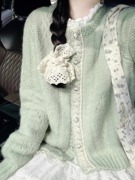 奶绿色花边设计感针织毛衣，开衫女春季文艺，复古慵懒风宽松外套上衣