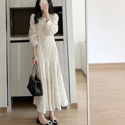 名媛气质蕾丝连衣裙女2024早春法式设计感白色刺绣鱼尾长裙女