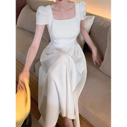 2024连衣裙收腰春夏法式褶皱赫本风泡泡袖方领长裙超仙气质白色裙
