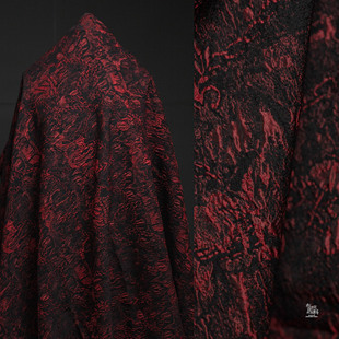 暗红色不规则图案双面提花布料立体肌理复古外套西装设计师面料