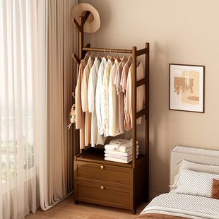 床头柜挂衣架一体实木，落地家用卧室床头立式小型收纳多功能衣帽架