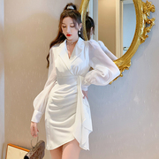 女神范白色(范白色)西装领裙2024高级感法式收腰显瘦长袖褶皱连衣裙女