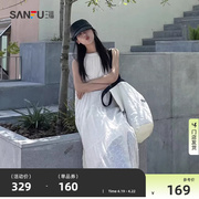 三福连衣裙2024夏季设计感气质挂脖海边度假长款白色裙子女装