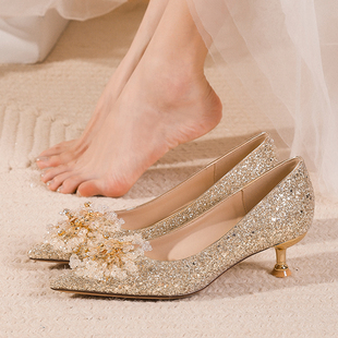金色婚鞋2024年新娘鞋主婚纱，高跟鞋女3cm低跟单鞋订婚水晶鞋