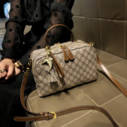 香港品牌包包女士2024流行真皮，通勤手提小包单肩斜跨波士顿包