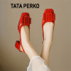 tataperko联名女鞋红色复古网纱包头单鞋女粗跟绒面，方头后空凉鞋