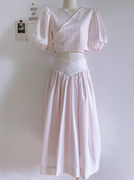 卡珀尔白桃 粉色竖条纹V领上衣女高腰半身裙套装女夏