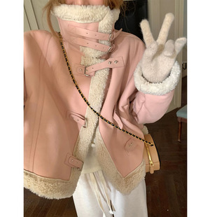 乌77粉色羊羔毛机车服，女拼接pu皮毛一体，加厚小个子毛绒短外套秋冬