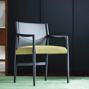轻奢餐椅家用现代简约软包扶手椅意式北欧设计师酒店餐厅马鞍皮椅