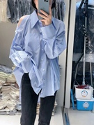 法式露肩蓝色条纹衬衫，女初秋2023韩版新设计感小众宽松中长款衬衣