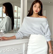 韩国sweetglam纯色蝙蝠袖T恤女上衣一字露肩褶皱设计秋冬绒衫