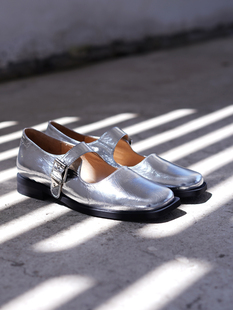 gcda玛丽珍鞋凉鞋女小众设计银色，方头浅口小皮鞋一字扣平底单鞋子(单鞋子)