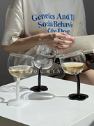 Qnmin 花朵形状脚酒杯创意个性水杯可爱玻璃花朵歪头香槟杯甜酒杯
