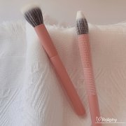 粉色纯羊毛点彩刷腮红刷一支柔软蓬松动物毛高光刷沧州化妆刷工具