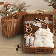 新生儿礼盒有机彩棉衣服，套装婴儿秋冬季礼物宝宝木质手摇铃玩具