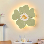 奶油风客厅装饰画钟表，发光氛围灯画花卉餐厅，挂钟家用简约挂墙时钟