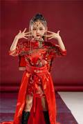 女童旗袍中国风潮，服国潮走秀礼服中国红色模特，演出服中大童民国风