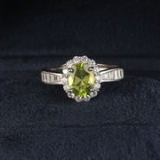 天然橄榄石戒指女s925纯银彩宝 时尚个性清新绿宝石开口气质指环