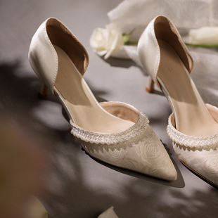 椿白玫瑰原创玫瑰珍珠，尖头细跟高跟鞋，国风旗袍鞋伴娘鞋婚鞋