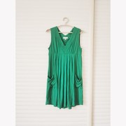 出口欧美外贸原单女式夏季绿色，背心连衣裙人造丝，垂顺v领风琴压褶